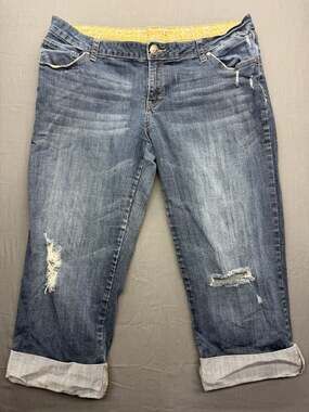 Decree Women's Distressed Cuffed Denim Capris, Size 17
